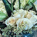 ARRANGEMENTS: Christmas arrangement with grocery store flowers